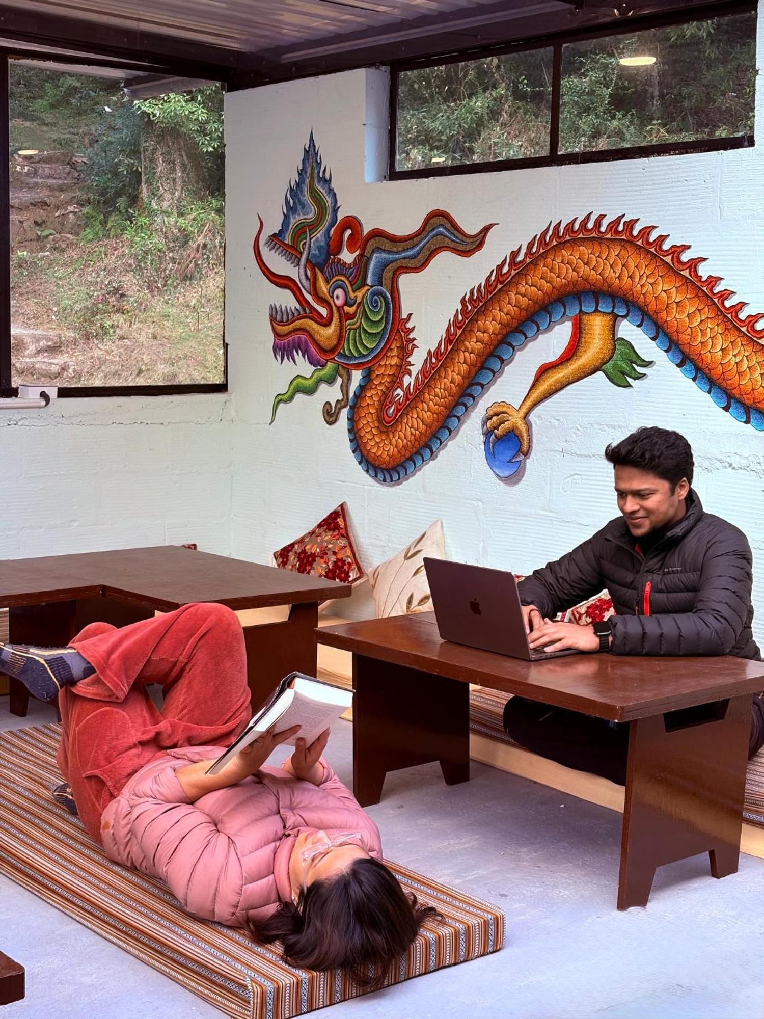 Eevolve Dharamkot - An Eco Hostel แมคลอยด์กันจ์ ภายนอก รูปภาพ